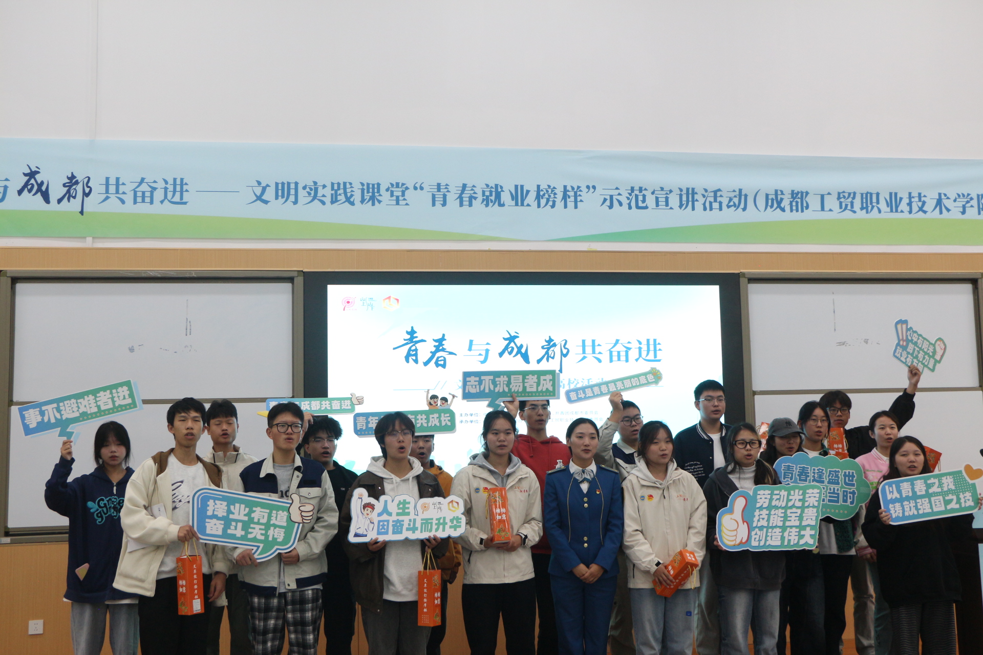 4D4540AF6A2286CF7DFA11ADCBA921C0.JPG 4D4540AF6A2286CF7DFA11ADCBA921C0.JPG